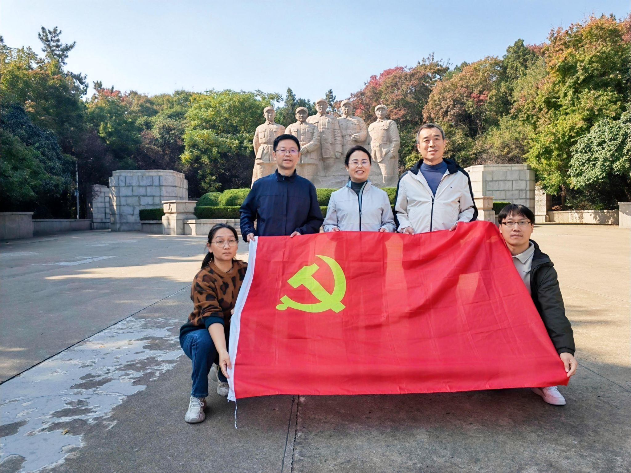 测绘学院赴全国爱国主义教育基地淮海纪念馆开展主题党日活动